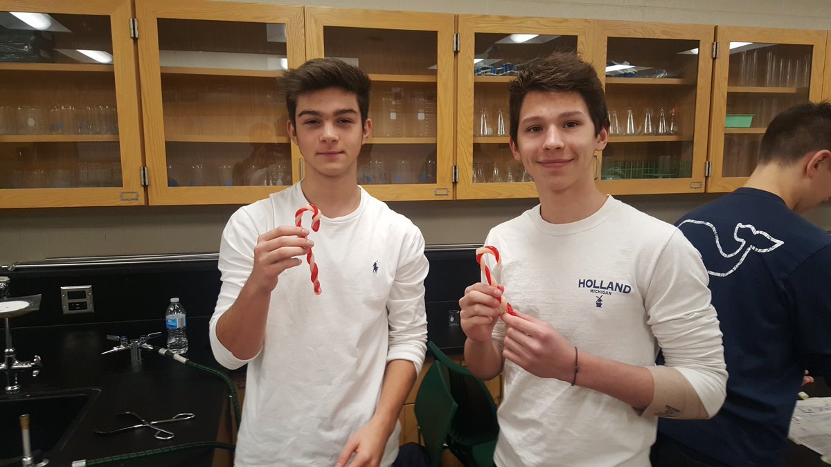 CLSChem's tweet image. Making Candy Canes in Chemistry! #CLSEngaged #DoYouWantToBuildASnowman