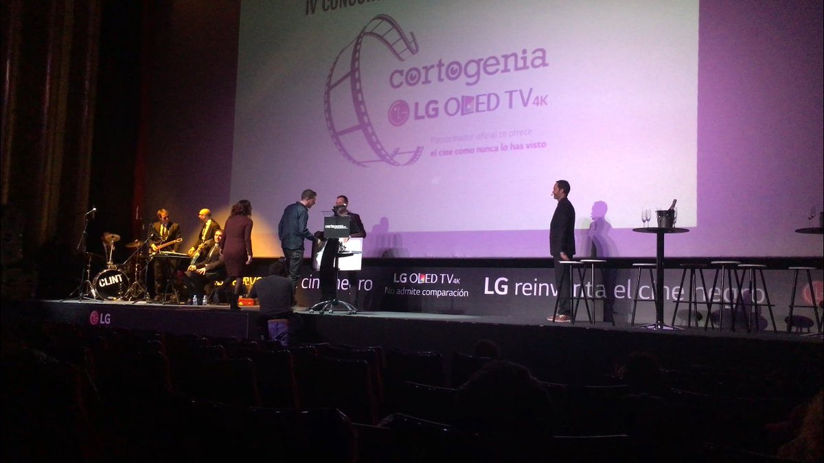 ¡¡Felicidades!! Premio mejor corto sección cine negro LG en <a href="/Cortogenia/">Cortogenia</a> para <a href="/JavierOliverGar/">Javier Oliver García</a> y equipo por <a href="/BaileDmascaras/">Baile de máscaras</a>