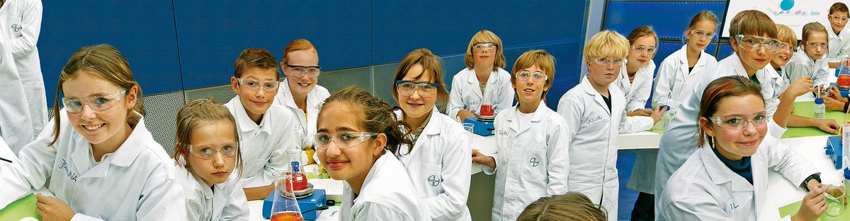 To ensure healthy food supplies for all, scientists are researching new #crops and technologies worldwide. See for yourself at #BayLabs – be a #scientist for a day! 

Learn more: baylab.bayer.com  #aglearn
