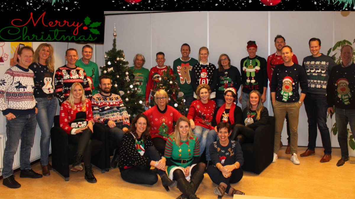 mafrba's tweet photo. Gemeente #Westvoorne met 23 collega's #foute truiendag #uglyxmas #voortaanvoorne https://t.co/K7K5sY4hor