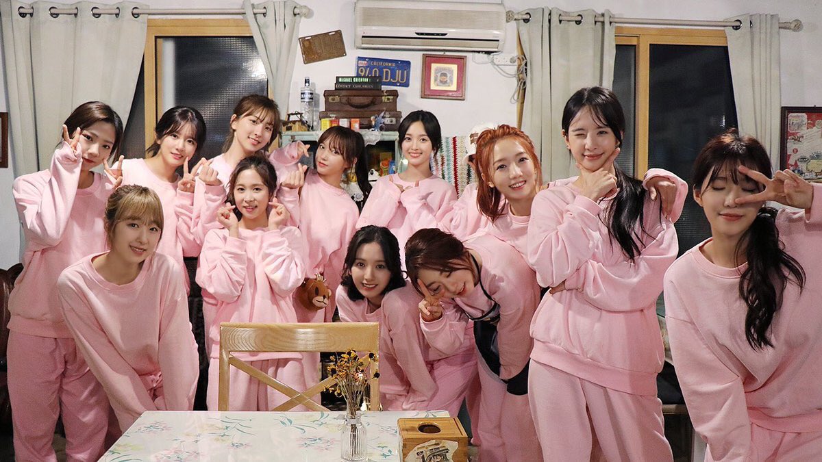BRWJSN's tweet photo. 171214 — #ATT 🌌 A conta oficial foi atualizada com o OT13

"#WJSN mostrando seu lado engraçado no <#WJSNShow> 
WJSN administrando a cozinha parte II❣️ 
#Ujungs vejam a transmissão 🙌💕 
12/14 (quinta) à noite! @ 7h no JTBC2 &amp; VLIVE" https://t.co/dX5ovSrkBU
