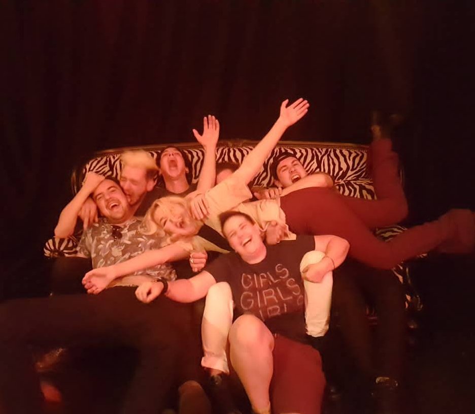 happy thirst birthday to @jimmys_nq a world class new venue owned &amp; run by proper music lovers. Looking forward to many many more ledge zones here 🎂❤️🎸

📸: @miss_shiv