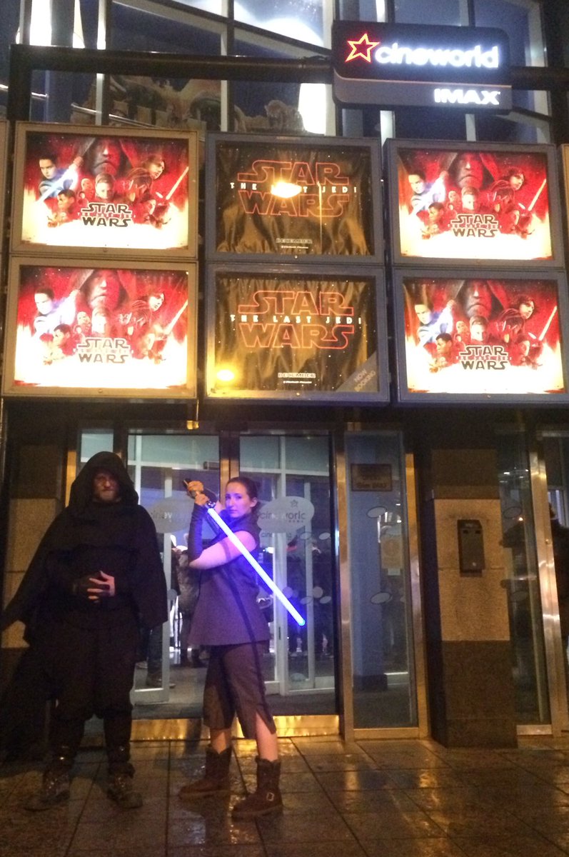 Dublincitycomic's tweet photo. The Dark and Light facing off at #TheLastJedi launch in #Cineworlddublin #porgs #starwars #dublin @DisneyStudiosIE https://t.co/bX0se94cKR