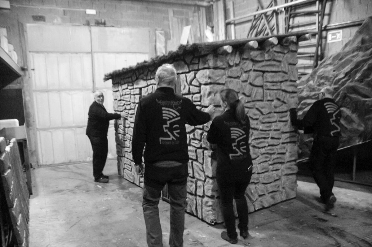 PastoretsCalaf's tweet photo. Últims preparatius! Aquest diumenge ESTRENEM i ja ho tenim tot pràcticament a punt!🔧🔨🔩 Us hi esperem! https://t.co/kf6hQ2CImI