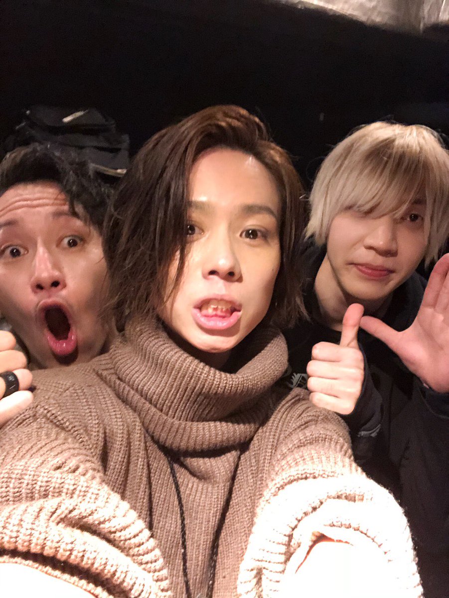 youdie_yamada's tweet photo. 本日はACT ONE AGE@渋谷の Milkywayでした!
2017年アクトライブ納めに相応しく灼熱なライブでした!!(*・ω・)ノ
初めましてのベースりょーたもイケイケで楽しかった!o(^o^)o
皆様風邪引かないようご自愛くださいませm(_ _)m
#G_PARADE
#ཊiRiཏ_リタ
#MIXregate
#ALBASHIKISHIMA
#GRANDSTAND https://t.co/D8SQOQuZgE