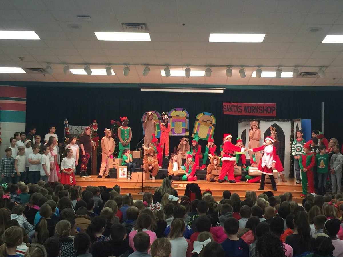 ccowell82's tweet photo. 5th graders are rocking the 50's in their Christmas program this morning! @Longbranch_Elem #MISDProud #LBE20 https://t.co/oYTg3O4uJ3