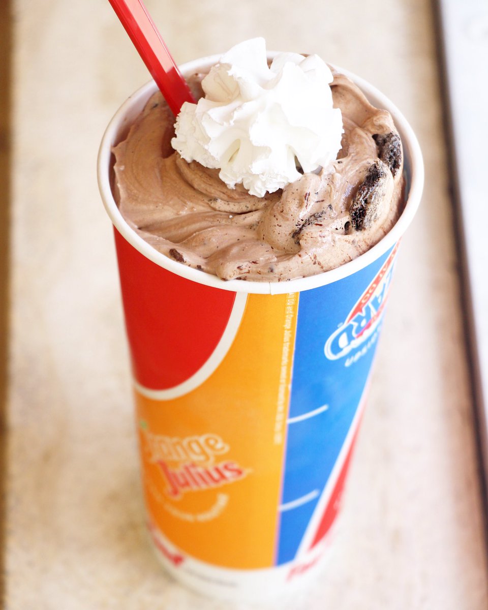 Ready for the holiday season with <a href="/DairyQueen/">Dairy Queen</a> new <a href="/OREO/">OREO Cookie</a> Hot Cocoa Blizzard! The holidays are the best😊 #ad #OREOHotCocoaBlizzard #LOVEmyDQ