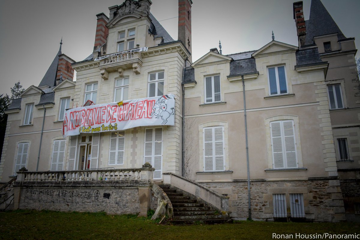 ronanhoussin's tweet photo. Le château du #Tertre et bâtiment #Censive sont toujours occupés à l'#université de #Nantes. https://t.co/LbwiqOn83v