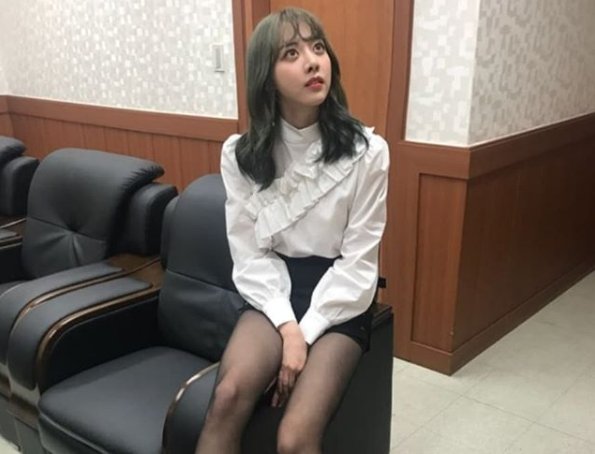 BRAV7GAYS's tweet photo. [#EUNJI] 오늘도 끝!!>< 마지막장에 세상에서 제일 재밌는 이유나 괴롭히기 😁😁😁 피어레스 추운데 원주까지 고마워 조심히가😍😍 https://t.co/n8ocWdW7hs