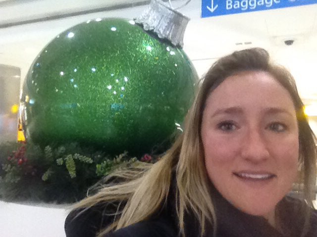 flight delays = time for selfies w/giant ornaments   YESSSSS! #HomeForTheHolidays #HappyHolidays #gratitude