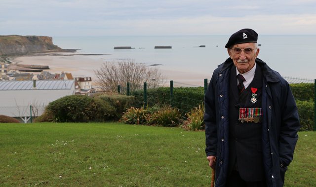 portsmouthtoday's tweet image. We helped Portsmouth veteran John Jenkins go back to the French village where he landed soon after D-Day. Read more here: bit.ly/2o4KQ1M