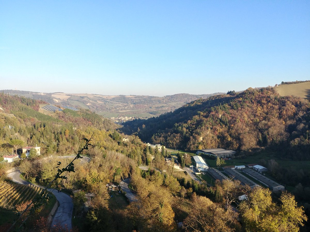 laveciacantena's tweet photo. Sotto il #cieloblu e #sole #Predappioalta https://t.co/VUonm4ZsVs