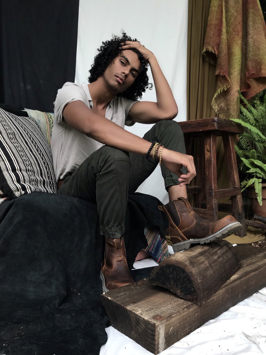 Treads_Threads_'s tweet photo. | JEEP x MR.WAKEFiELD |
@jeepfootwear_za as seen on @moe.allam styled and shot by @mr.wakefield
#jeepfootwearsa #jeepfootwear #snobshots #streetwear #shoeporn #treadsandthreadsa #menswear #kickass #mrwakefield #kicks #boot #footwear https://t.co/xc6sBph8ai