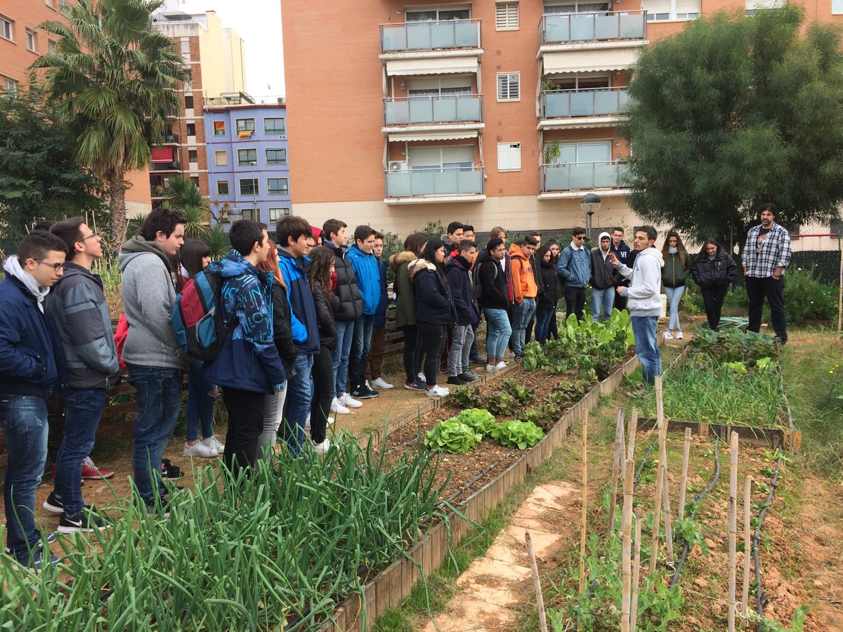 URVsolidaria's tweet image. Ahir vam rebre els alumnes de 4t d'ESO de la @LaSalleTforta en el marc del #ProjecteFaig Una trobada molt enriquidora i plena de propostes!! 
Moltes gràcies per comtpar amb nosaltres!