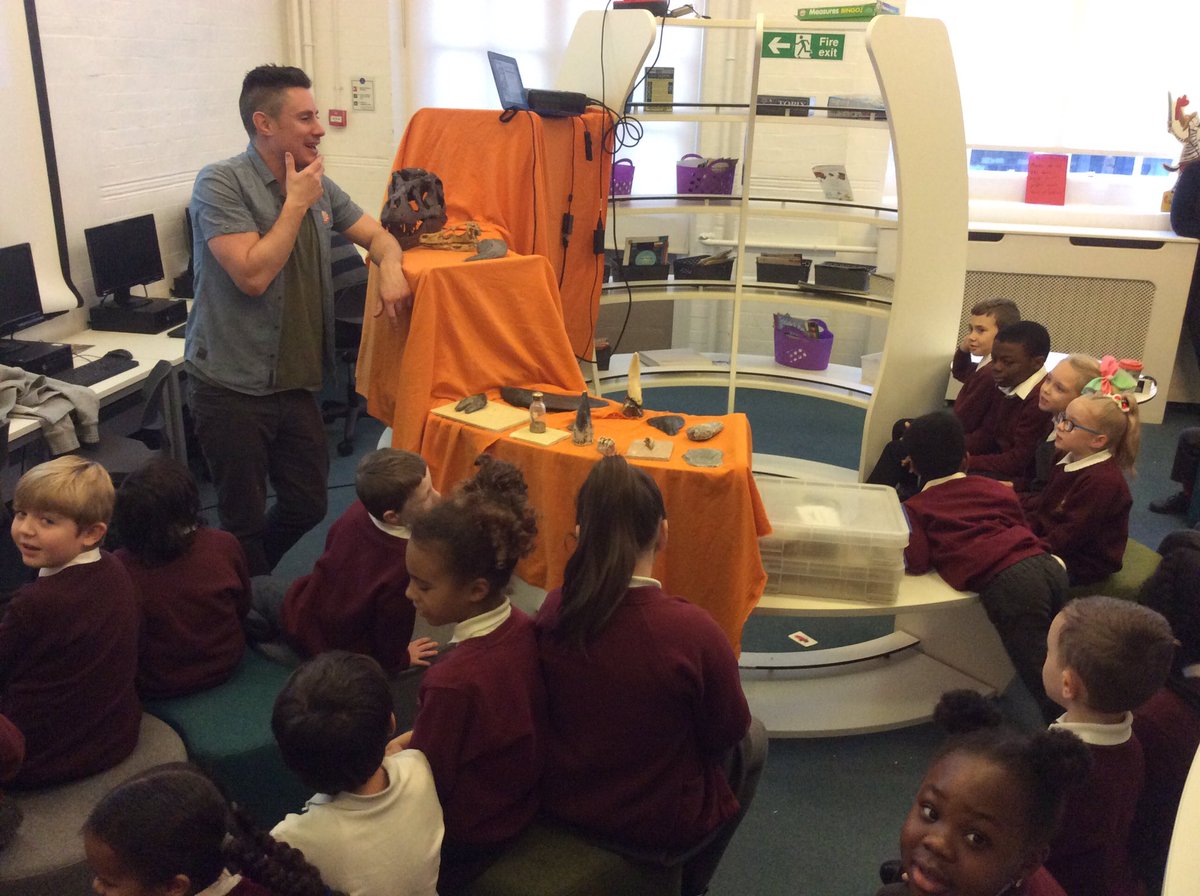 St_JamesYear3's tweet photo. An amazing fossil workshop about to start! Thanks Jules! #fossilman @palaeolab https://t.co/wBvbZHZH9v
