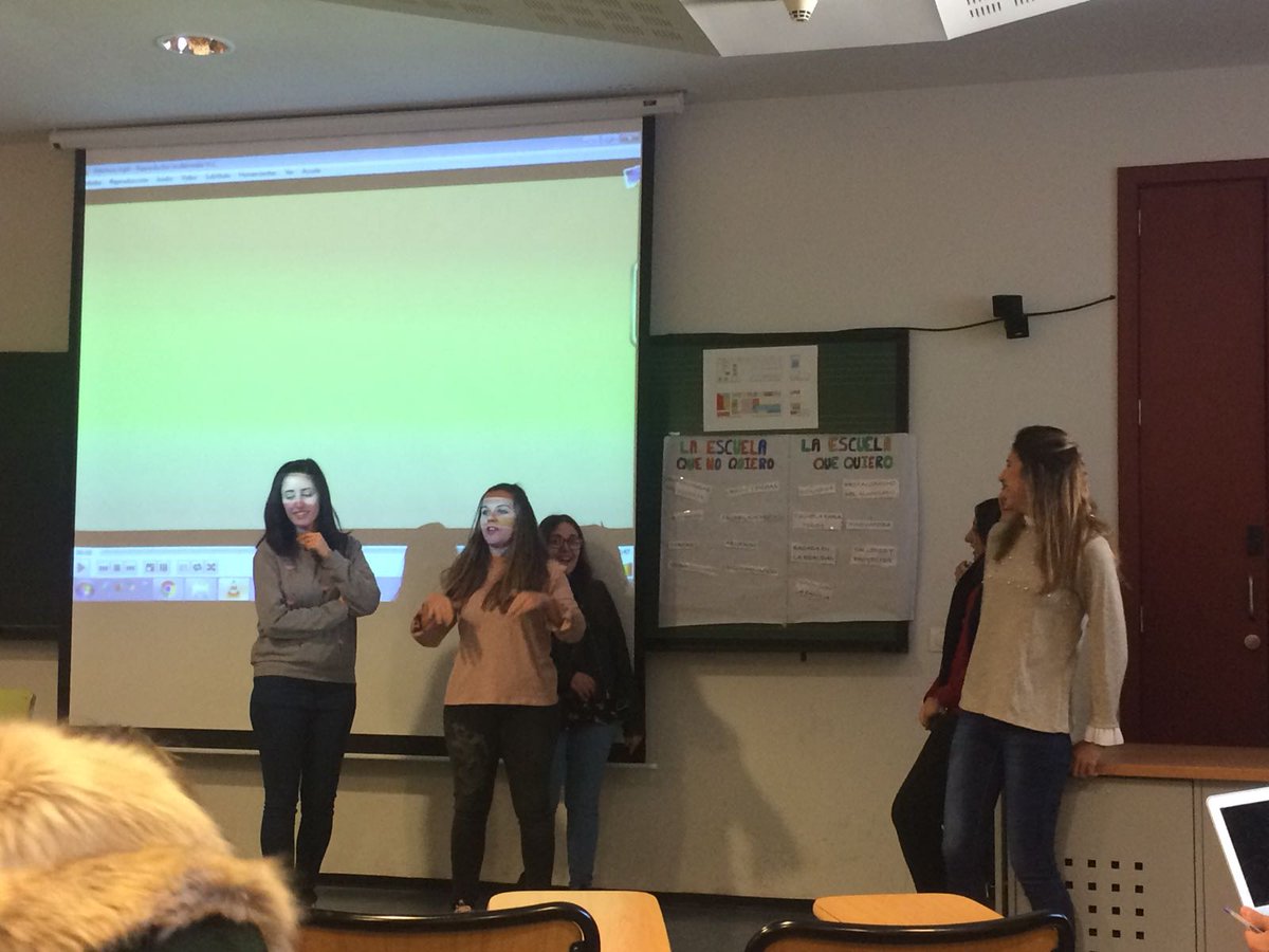 JornadesDPD's tweet photo. Avui és l'últim dia de les @JornadesDPD . Ara mateix s'estan realitzant les exposicions de les escoles i la revista realitzades pel PR2. https://t.co/vZyfVpjprL