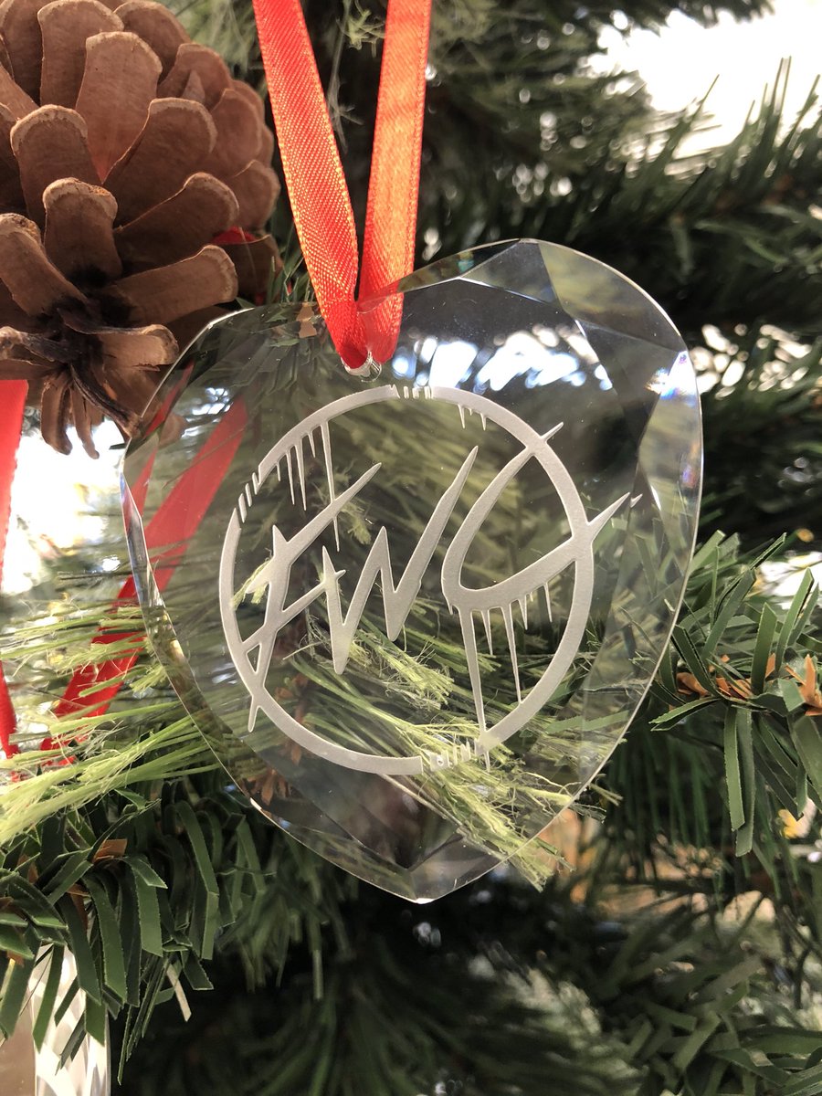 GraveshamTrophy's tweet image. COMPETITION TIME!

For your chance to win this set of 3 engraved Destiny faction tree ornaments, Retweet this and follow us @GraveshamTrophy

(Competition closes and winner will be drawn at random 09:00 GMT, Monday 18th December)