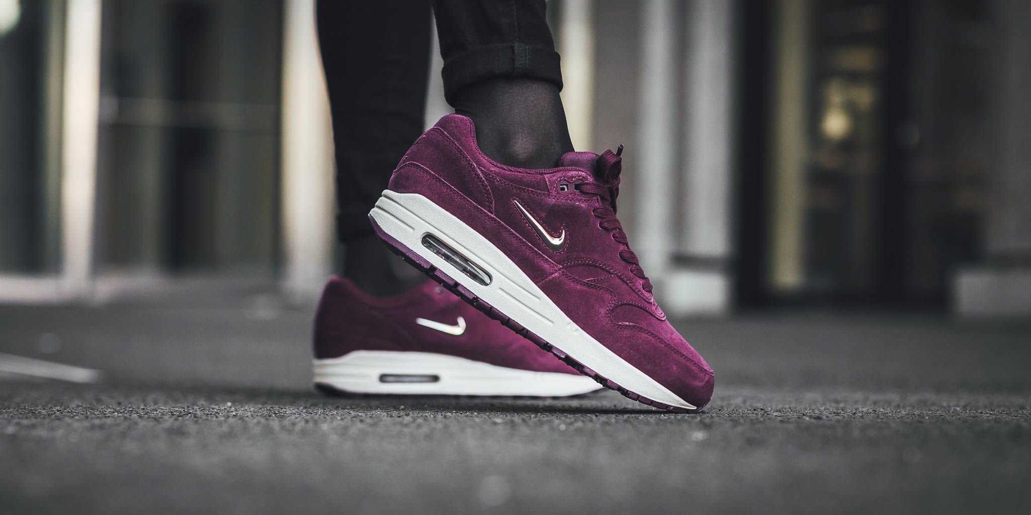 Titolo on X ONLINE NOW Nike W Air Max 1 Premium Sc Bordeaux Blur Bio Beige Light Orewood Brown SHOP HERE https t OLqDVSQFOo nike airmax1 am1 nikeairmax1 am87 bordeaux jewel US 5.5 36