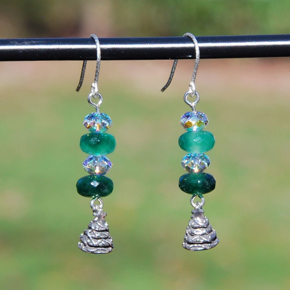 KarmaKittyJewel's tweet photo. #Sterling #Silver and #emerald #christmastree #etsyhandmade #etsymntt #etsysocial #etsyjewelry #christmasjewelry #emeralds #bling #blingearrings #holiday #forher https://t.co/cLoJ20OQsf via @Etsy https://t.co/fFabM5ywQR