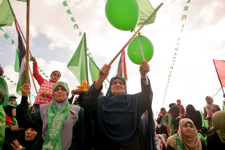 QudsNen's tweet photo. Hamas' 30th anniversary festival in #Gaza city.

Hamas was born out of the first Palestinian Intifada in 1987 as a response to Israel's illegal occupation of West Bank and the Gaza strip. It’s founder and spiritual leader was Sheikh Ahmed Yassin. https://t.co/NNEoLHtk6b