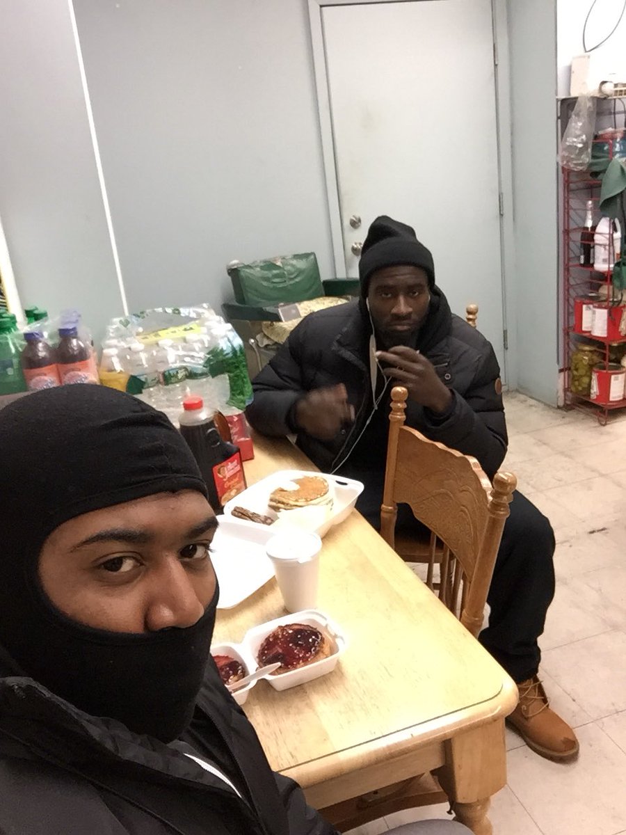 PipRabbS7's tweet photo. Get Money Or Stay Broke #BrokeIsNotAnOption https://t.co/1D6FC3AQvz