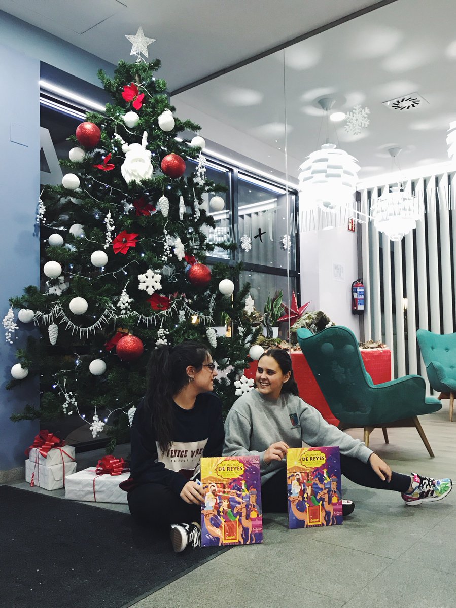 Tagaste_'s tweet photo. La Navidad siempre viene acompañada de dulces… y nuestros #tagasteros ya están disfrutando de sus calendarios de Adviento.
¿Os gusta cómo han decorado la #residencia? 🎄 🎄 🎅🏾 https://t.co/6XDtFErAt8