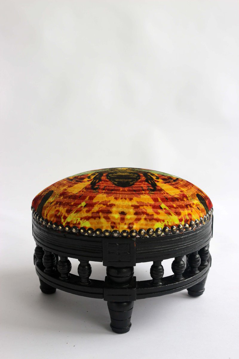 TBeasties's tweet photo. Day 14 of our Advent Stool Calendar and up for grabs today is the Honey Bee Column Stool at £140.
Please email customerservices@timorousbeasties.com for more info and to buy.
#stooladay #christmas #advent #furniture #upholstery https://t.co/h85awVK5UY