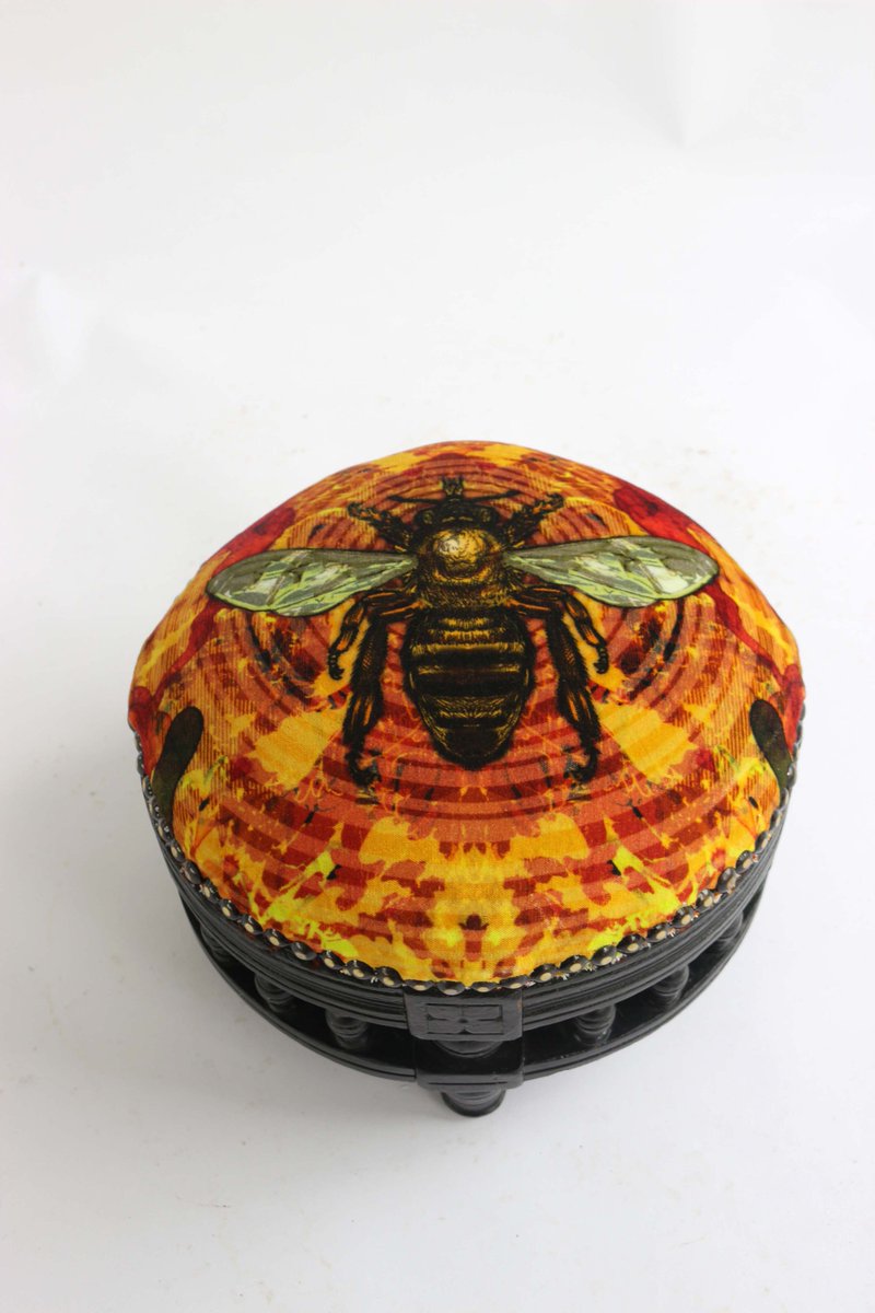 TBeasties's tweet photo. Day 14 of our Advent Stool Calendar and up for grabs today is the Honey Bee Column Stool at £140.
Please email customerservices@timorousbeasties.com for more info and to buy.
#stooladay #christmas #advent #furniture #upholstery https://t.co/h85awVK5UY