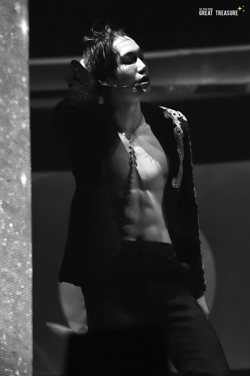 zkdIinpics's tweet photo. he is so.......... powerful......... https://t.co/86GHLqpWX2