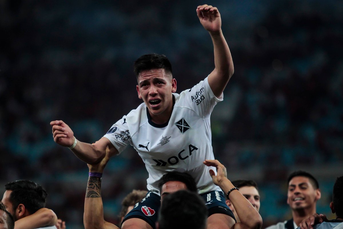 futtmais's tweet photo. - Ezequiel Barco - 36 milhões!

- Vinicius Jr - 164 milhões! https://t.co/JG5tEmDAKo
