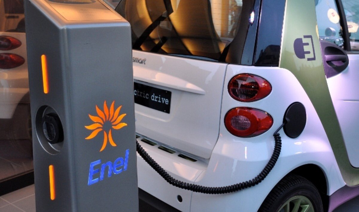 Clazzati's tweet photo. Velocità per Conad: dal primo incontro con Enel 3 settimane fa oggi l’annuncio di #conadenel e la prima apertura a Altopascio” #fastisbetter https://t.co/lr8DIfQ1Nu