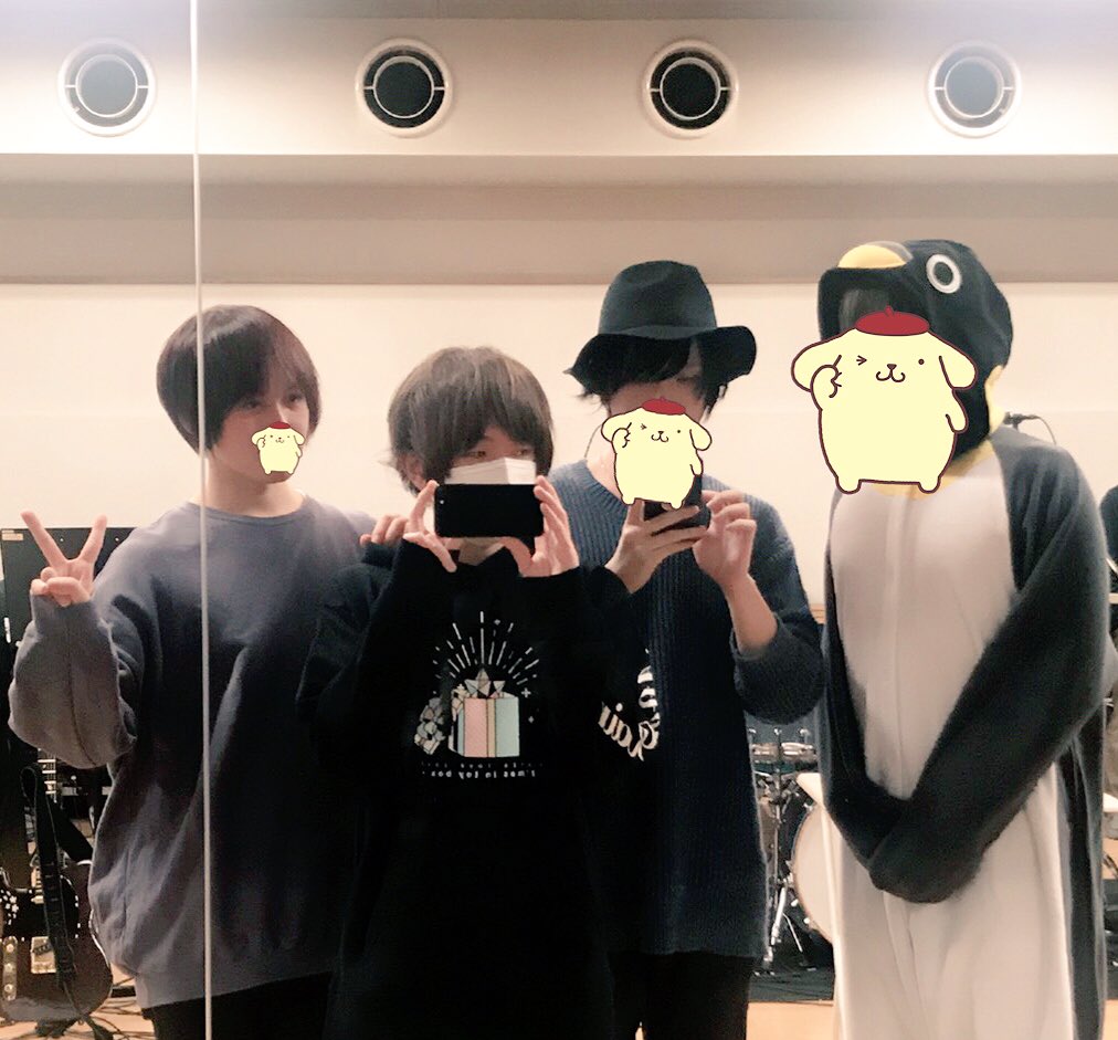 uratasama's tweet photo. ジト目s

カウコンリハ終わりもした！ https://t.co/kNsbSUBxLb