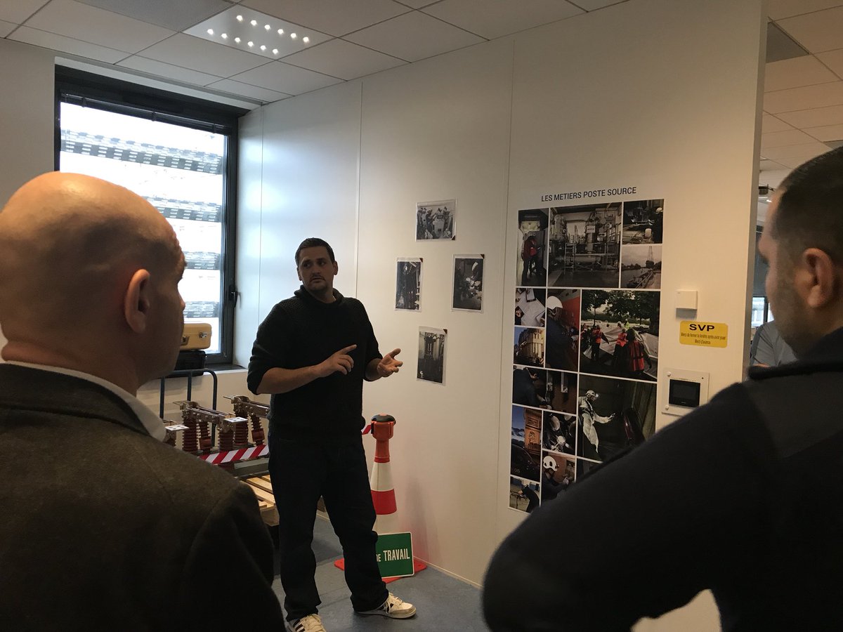 telecom_source's tweet photo. Présentation des activités de l’#AMEPS ce matin à nos invités @enedis : #drone, #thermographie, #ultrason, #ValiseEssai #maintenancePredictive  Fier de notre métier et de l’esprit d’#innovation https://t.co/W0XRUFBE2L