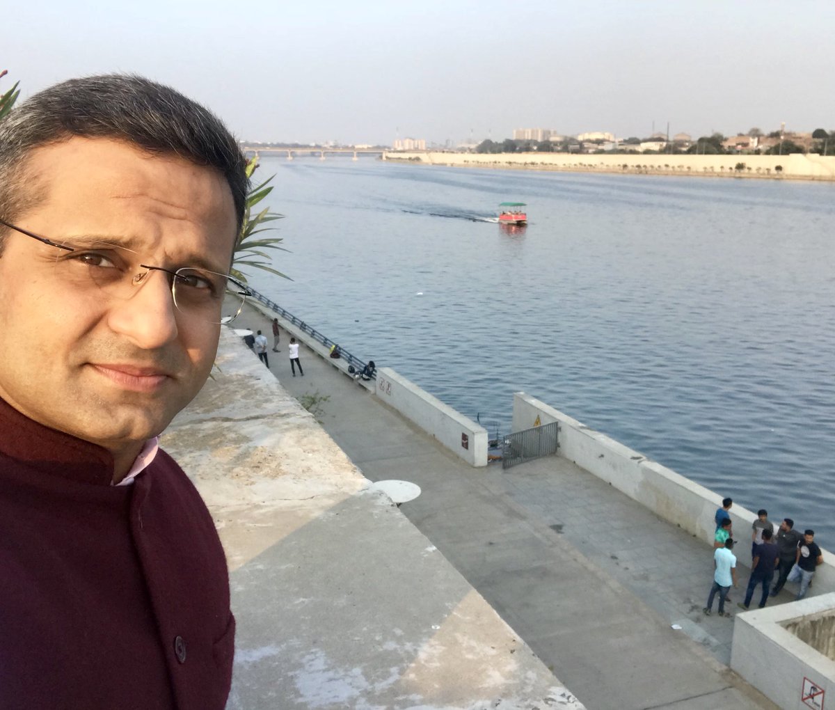 nishantchat's tweet photo. ये साबरमती रिवर फ़्रंट है 

क्या हम कभी दिल्ली में यमुना रिवर फ़्रंट देखेंगे ? 

#Gujarat https://t.co/BWhakpRMAY