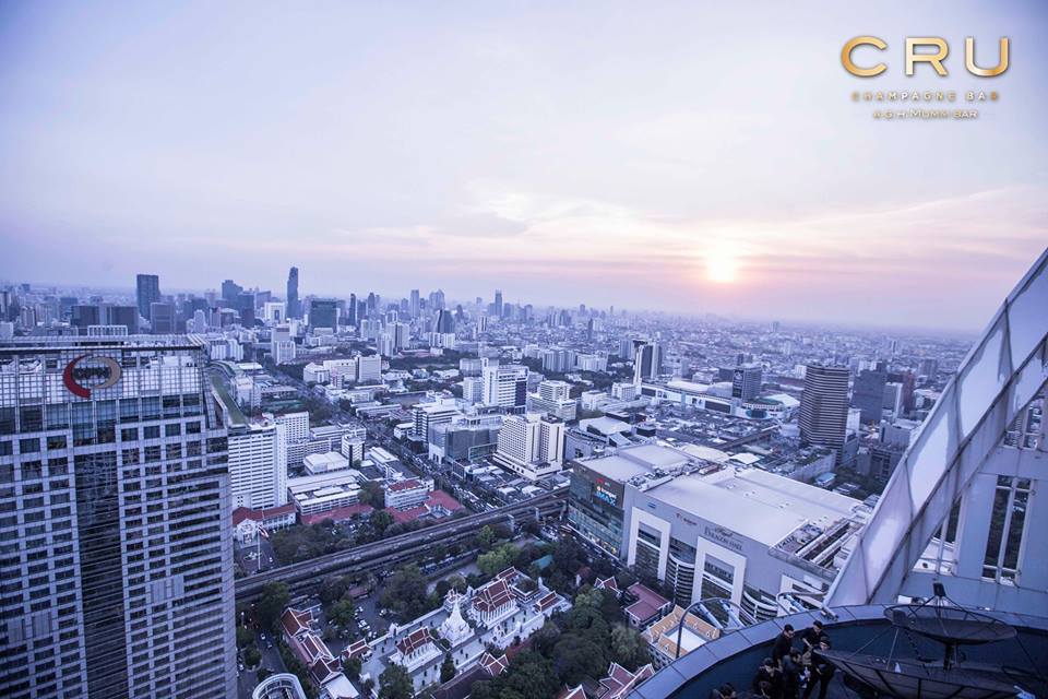CentaraGrandCW's tweet photo. At the epicenter of the city-centre.
CRU Champagne Bar–Where Angels Play.
#cruchampagnebar
#centaragrandatcentralworld https://t.co/4J2pRCr8du