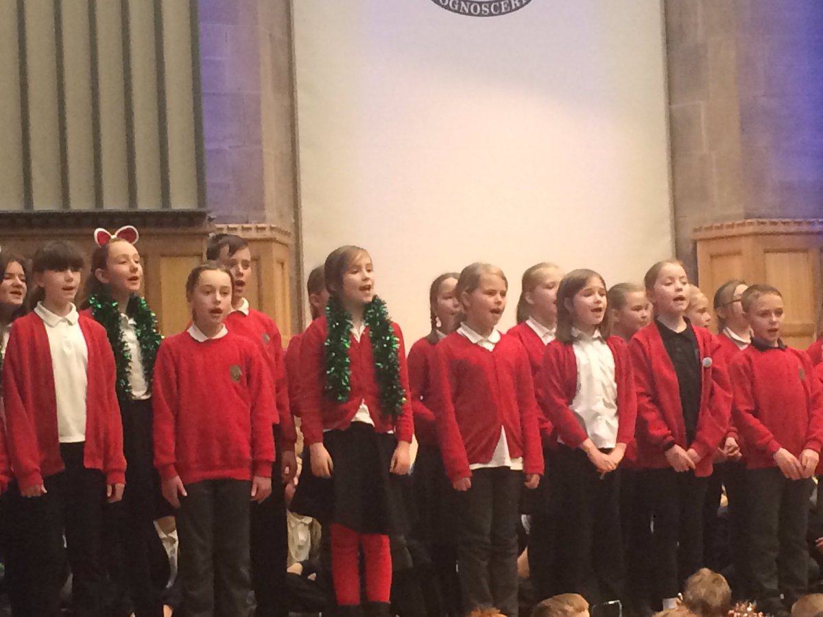 Greenhill_Sch's tweet photo. Rehearsals underway for today's carol concert! 1 - 2 at Sheffield University's Firth Hall. https://t.co/qIjiktBCJ0