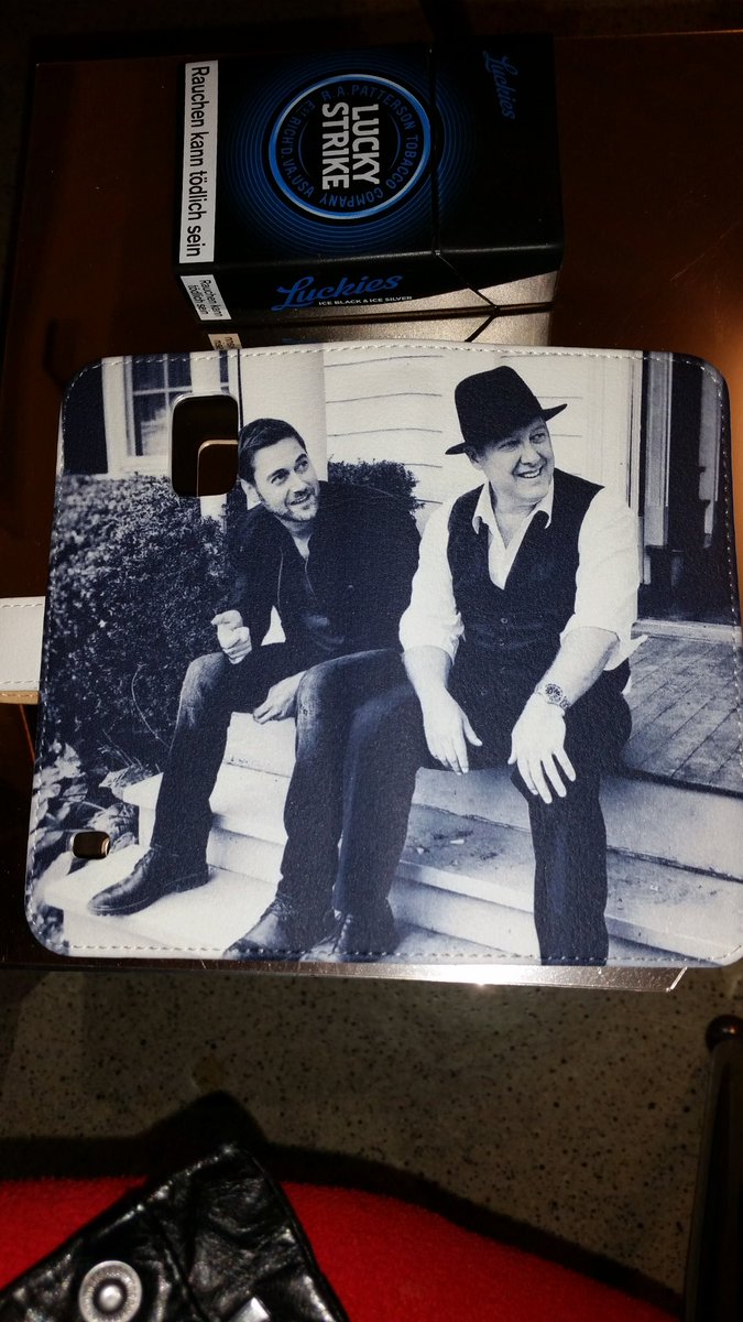 CGGerbera's tweet photo. My new Phone-Case! 
Thank you @Ryan_Eggold for this rare, but awesome horny Pic! 😍😍✌🎩💋💋

@NBCBlacklist https://t.co/bCe4fuXV1Q