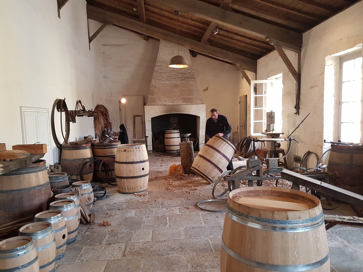 Guillermo__Cruz's tweet photo. Espectacular Chateau Margaux!
Es peso de la historia!  💪💪💪
Loving Bordeaux! ❤❤❤
#mugaritzsommelierteam https://t.co/JQ0qCpG2vy