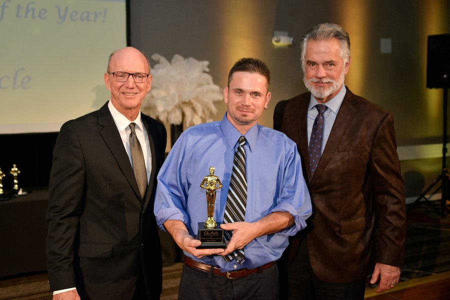 CKAA_KY's tweet photo. Kudos to Maintenance Technician of the Year: Steve Baker of 300 at the Circle @300ATC *Accepted by Shawn Dray, Maintenance Supervisor https://t.co/DVo1PrLe2t