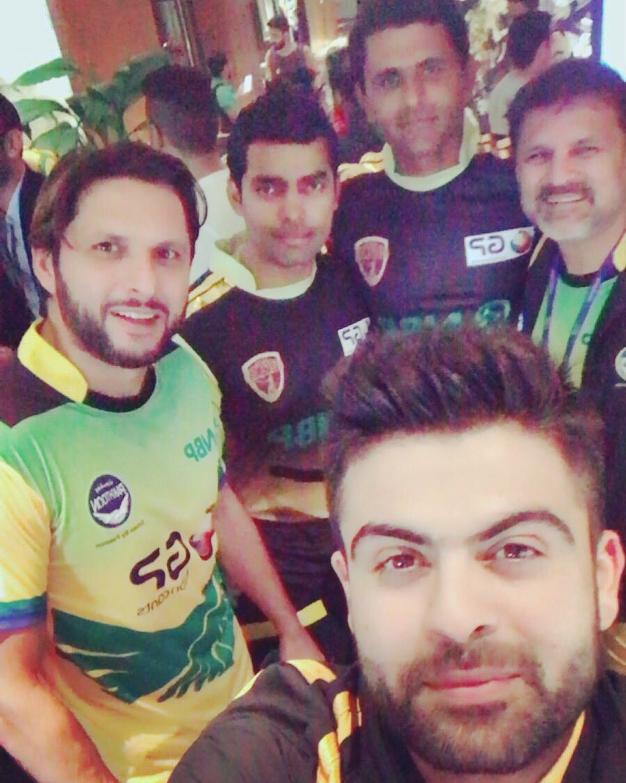 iamAhmadshahzad's tweet photo. And we are off! Wish us luck, we promise our best 2 entertain #T10League @PakhtoonTeam https://t.co/1ceUbg4Qvw
