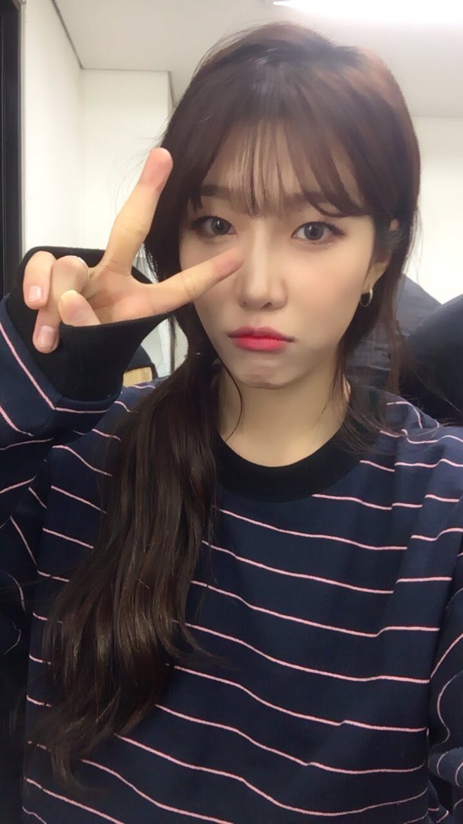 BRWJSN's tweet photo. 171214 — #ATT ♈️ Dawon na conta oficial!

"Hoje já é quinta feira então tem #WJSNShow, #Ujung! Rápido, rápido estejam prontos para a transmissão 😘😘😘" https://t.co/qxqXvydbus