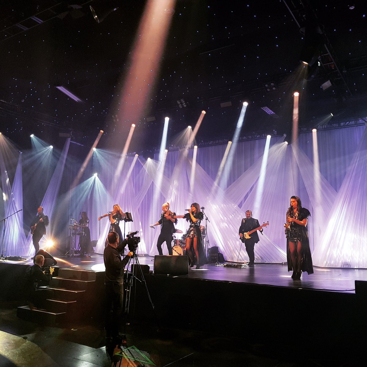 FixTheMusicHQ's tweet photo. We're delighted to have provided live music for @Google's Christmas Party last week at @BatterseaEvo – and even more pleased to have got tickets! 🎄🎉 #tbt https://t.co/JeCU0LwFrh