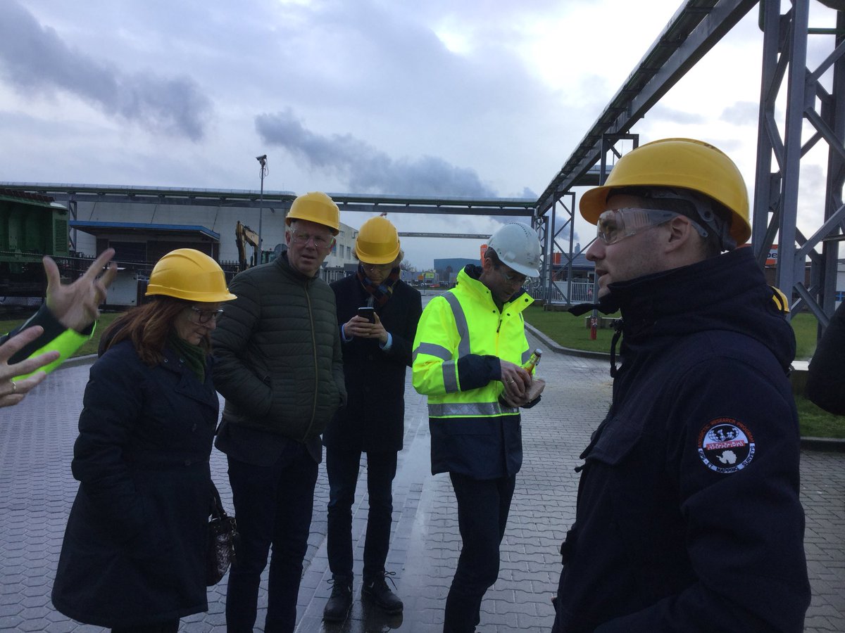 Tot slot bezoek gebracht aan Empyro, wereldwijd koploper van pyrolyse-technologie. Biomassa omzetten in pyrolyseolie en inzetten voor bv stadswarming en bedrijven. Innovatie!