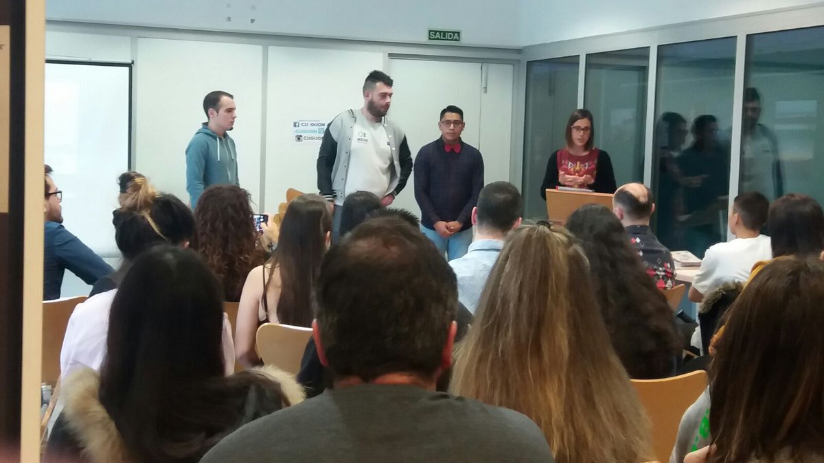 mardeniebla's tweet photo. Gracias al @CijGijon por abrir sus puertas al los proyectos #Ticlab e #Inserjoven. 6 meses dando pequeños retoques a nuestra realidad... y aprendiendo. #Aprendizajeservicio #creamosunmundomejor https://t.co/8V4m3MNwEl