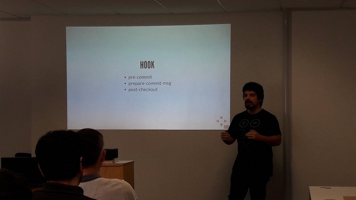 MarjorieDelrieu's tweet photo. Qui utilise les hook de #git ? @viseotech #TechAnHour https://t.co/1PVzoXV3DC