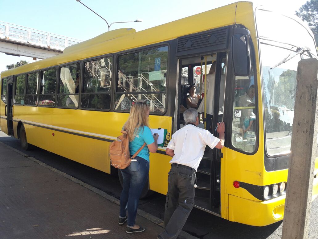 MAlvaradoMR's tweet photo. #Operativo #ControlTUP, en Rondeau y Puccio, @CMDNorte >> 🚌 Líneas 102 Negra, 103 Negra, 107 Roja y Negra y 143 Negra 🚌 >> Controlamos: horario/frecuencia/limpieza/higiene. #EstamosCerca! https://t.co/1td3UNjtCO