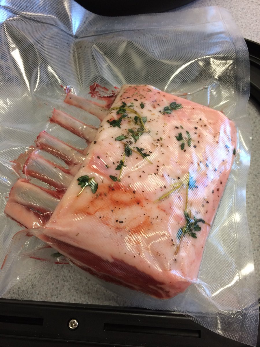 BloorMiss's tweet photo. We got a new toy! #sousvide #vacpac #highlevelskill @AldersleyHighSc @AmethystAcademy https://t.co/NTc3XyRZly
