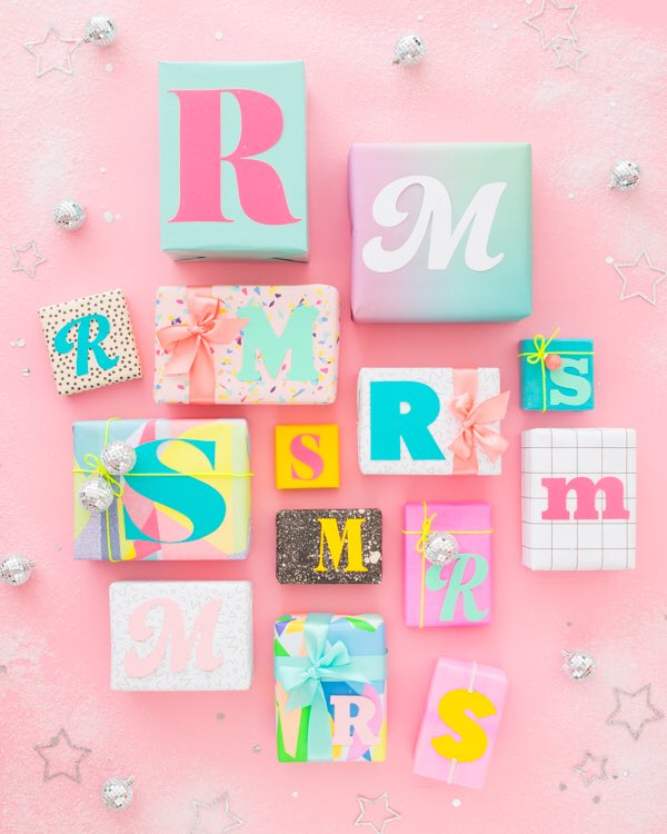 Snugglesleeves's tweet photo. Great gift wrap idea for teaching little ones letters from those clever crafters @ohhappyday https://t.co/vpKZuscW7p https://t.co/Ch7MNbTqEc