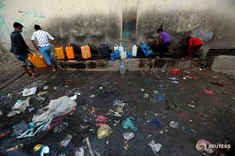dignity_EQ's tweet photo. People collect drinking water from a public tap, amid a cholera outbreak, in Sanaa. REUTERS/Khaled Abdullah Khaled Abdullah August 14, 2017 06:26am EDT https://t.co/BerWtR2aWc