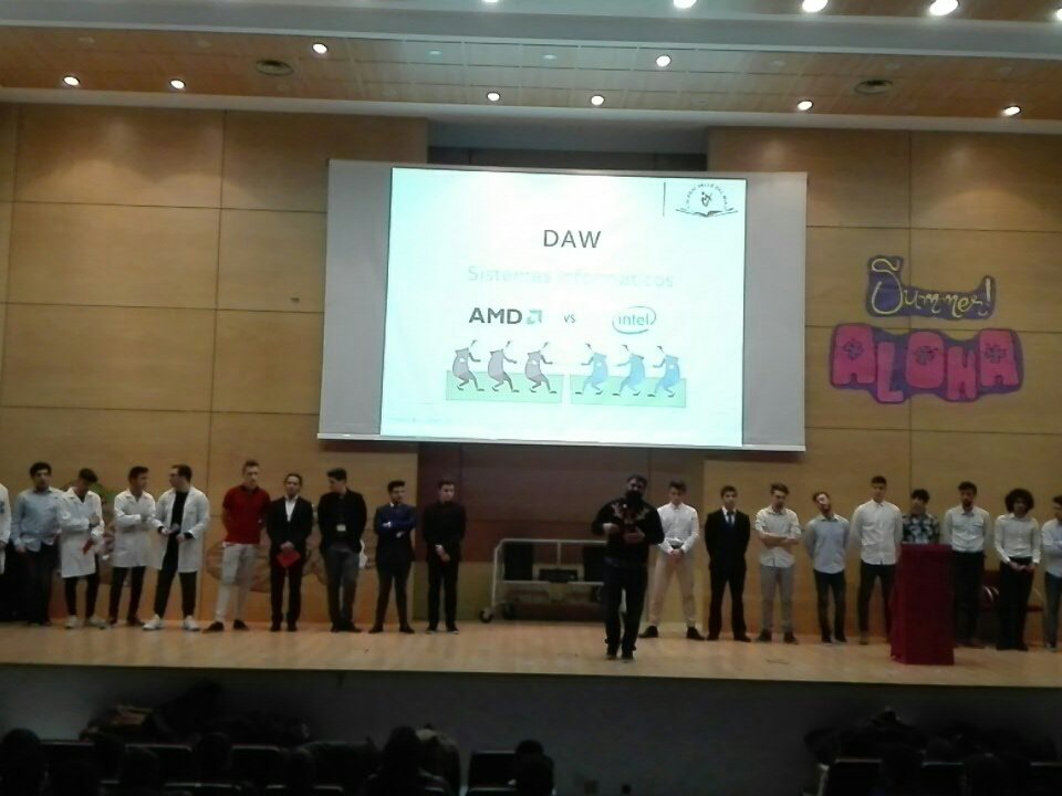 ValledelMiro's tweet image. #IntelvsAMD
Empieza el debate @intel  vs @AMD